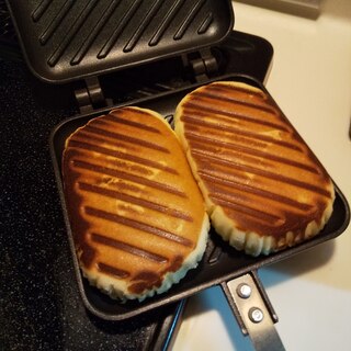 ホットサンドメーカー　焼きチーズ蒸しパン